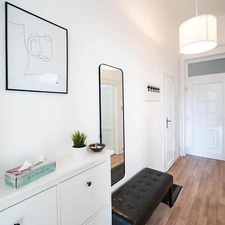Cosy Rock Apartament *